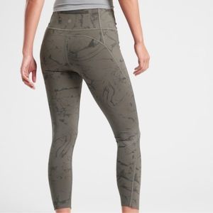Athleta Velocity Stash Pocket Marble 7/8 Tights XXS